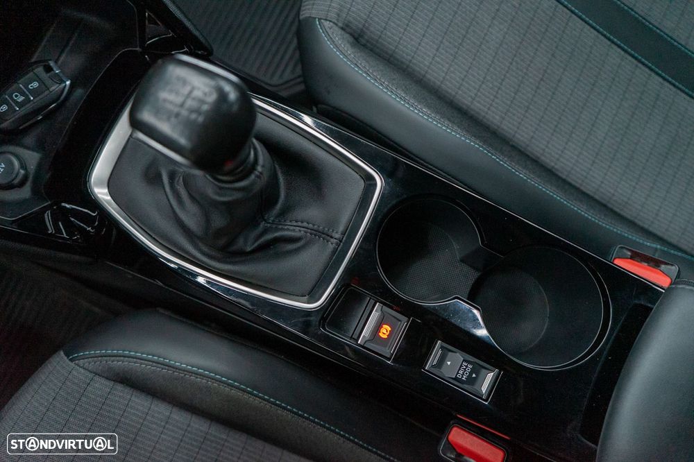 Peugeot 2008 BlueHDi 130 EAT8 Allure Pack - 27