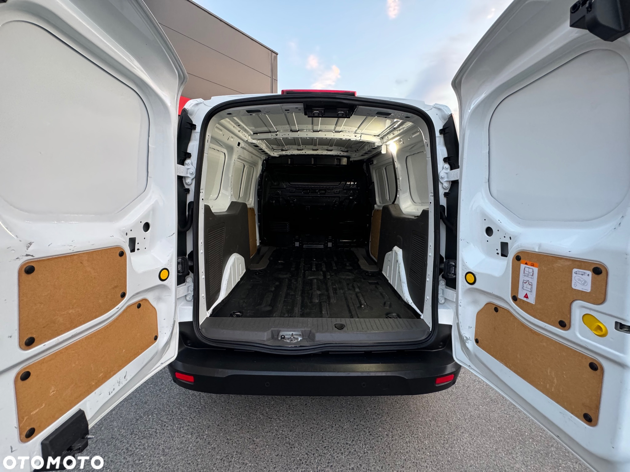 Ford Transit Connect - 9