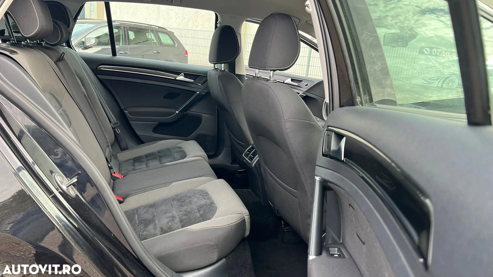 Volkswagen Golf - 26