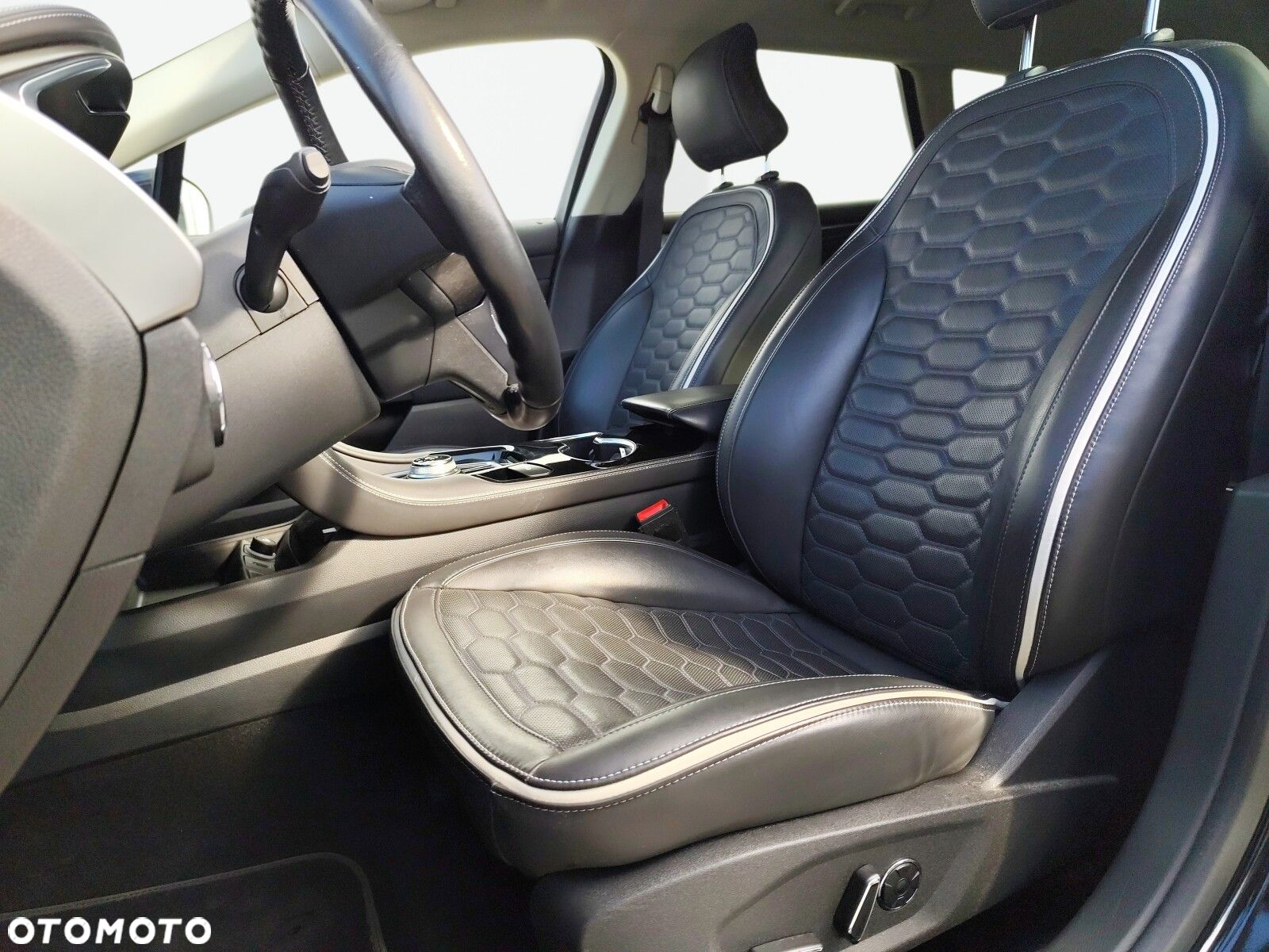 Ford Mondeo - 10