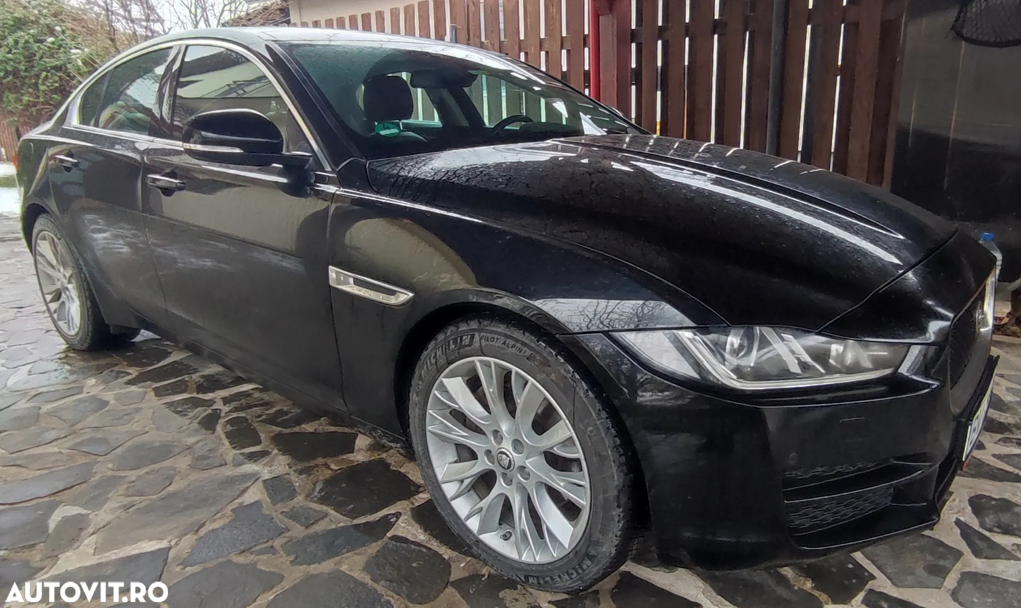 Jaguar XE 2.0 Prestige - 17