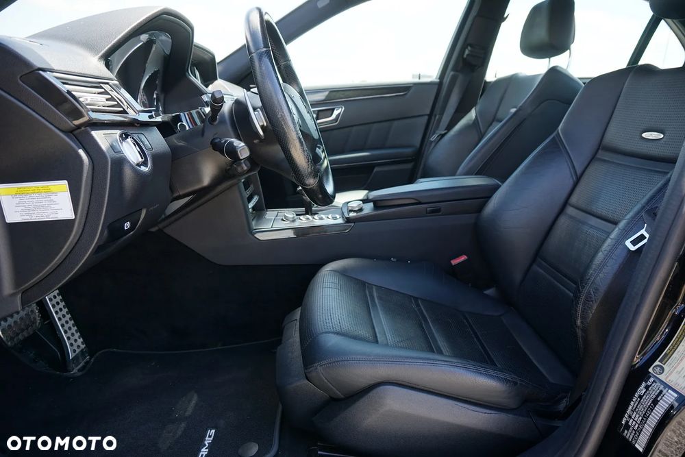Mercedes-Benz Klasa E 63 AMG - 17