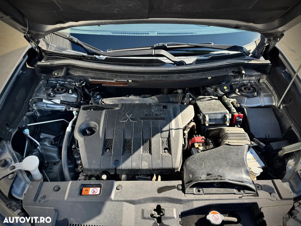 Mitsubishi Outlander - 17