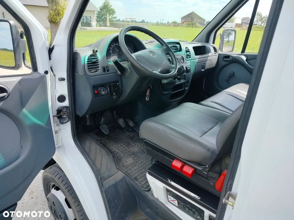 Mercedes-Benz Sprinter - 12