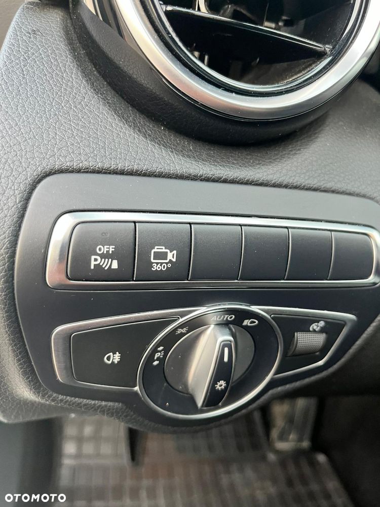 Mercedes-Benz Klasa C 250 d 4-Matic 9G-TRONIC - 14