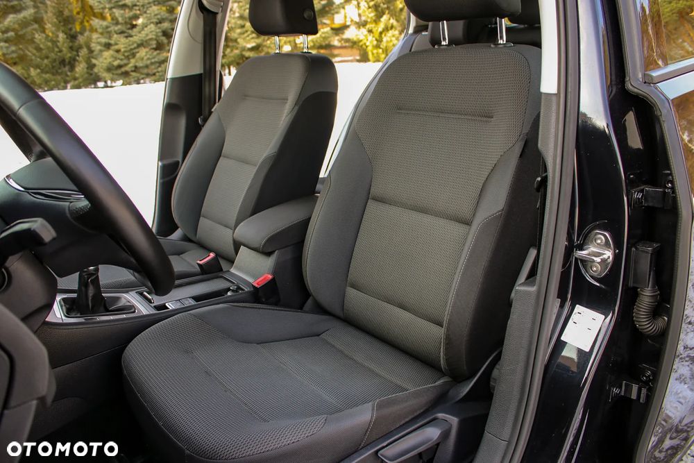 Volkswagen Golf 2.0 BlueTDI Highline - 32