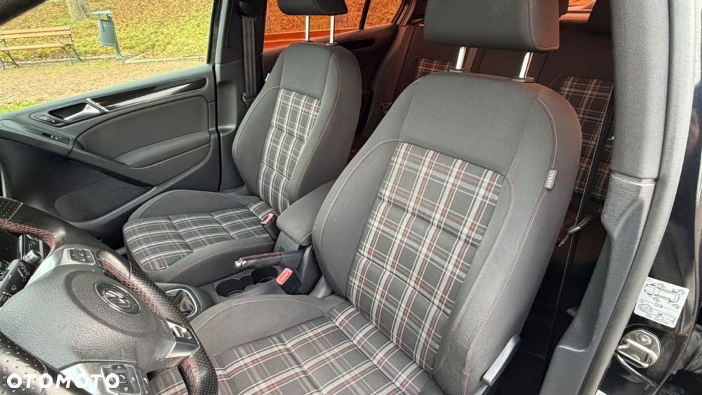 Volkswagen Golf 2.0 GTI - 9