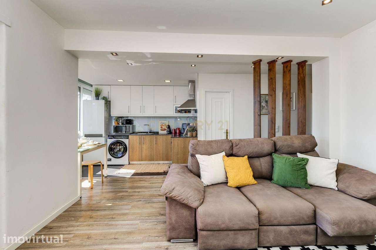 Apartamento T2 Remodelado | Vista Desafogada | Damaia de Cima – Próxim - Grande imagem: 3/22