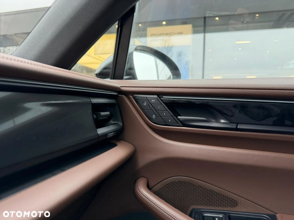 Porsche Macan - 21