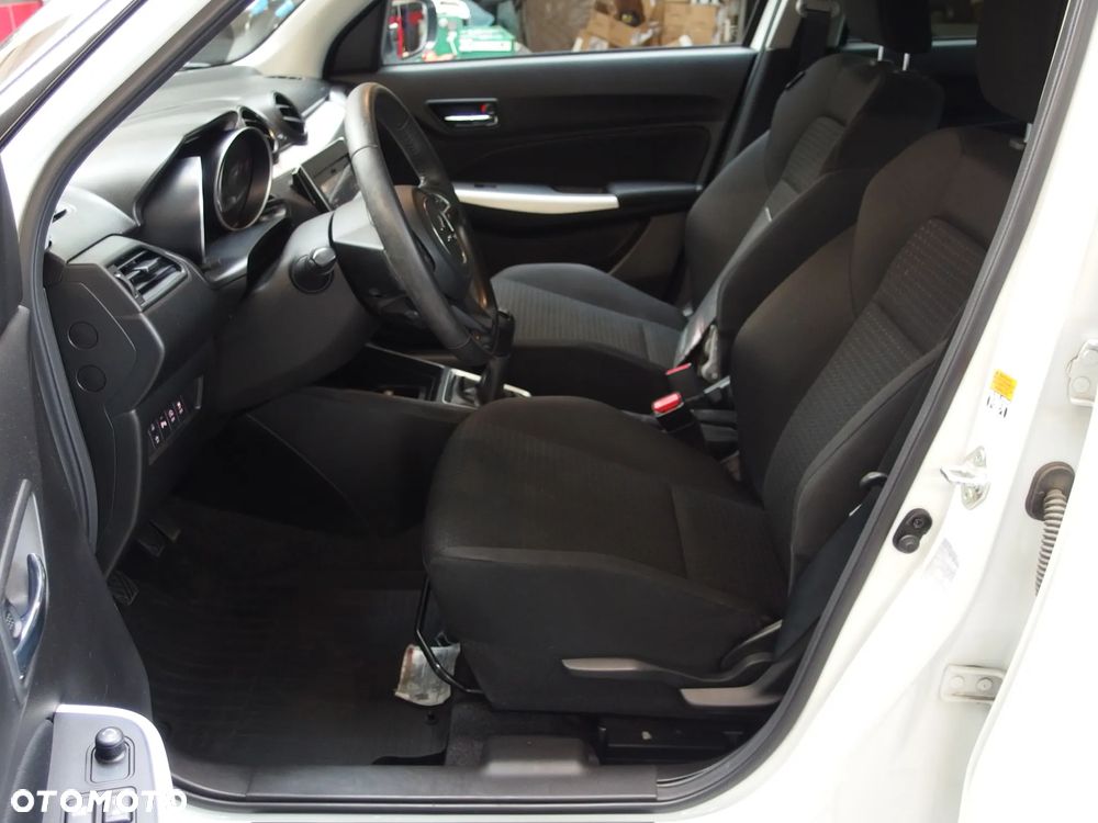 Suzuki Swift 1.2 Dualjet SHVS Premium Plus - 18