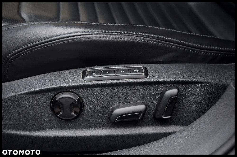 Volkswagen Passat - 8
