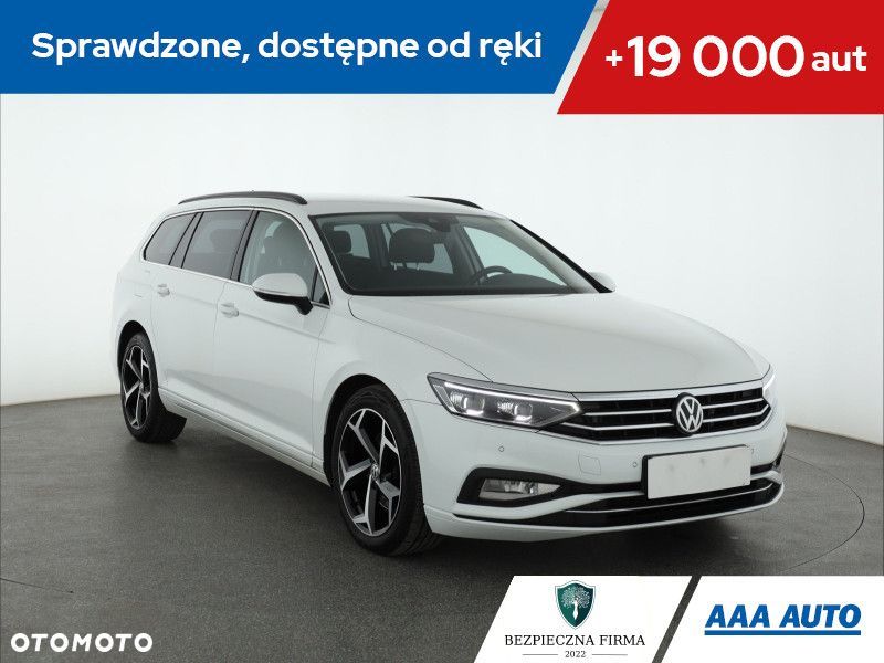 Volkswagen Passat - 1
