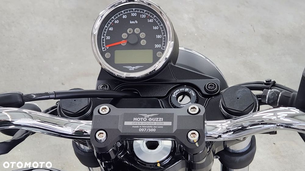 Moto Guzzi V7 - 6