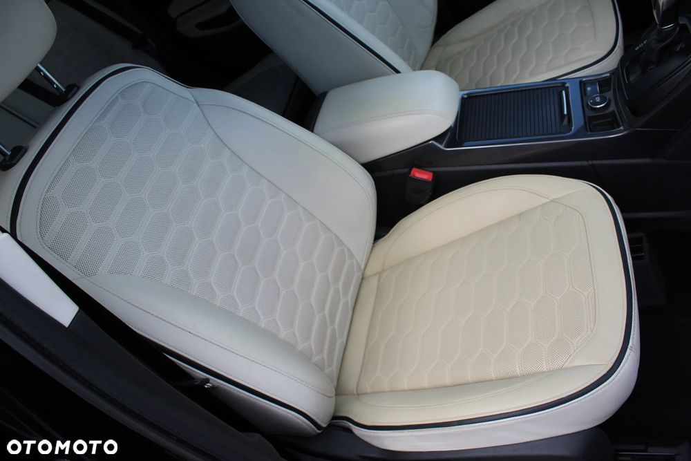 Ford Kuga 2.0 TDCi 4x4 Vignale - 25
