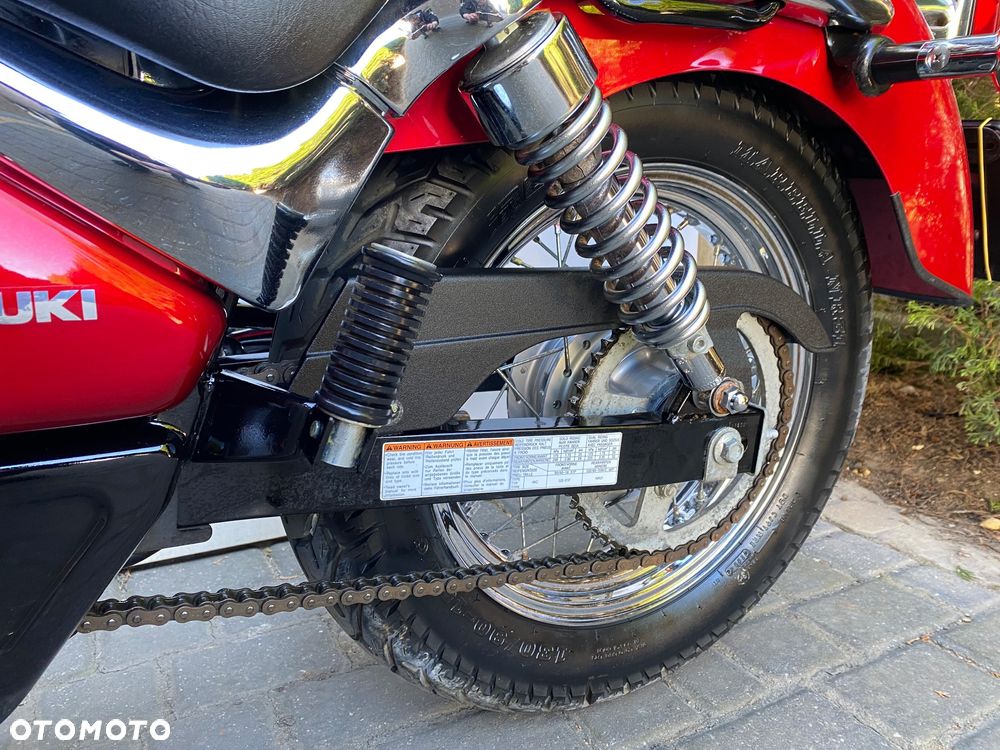 Suzuki Intruder - 12