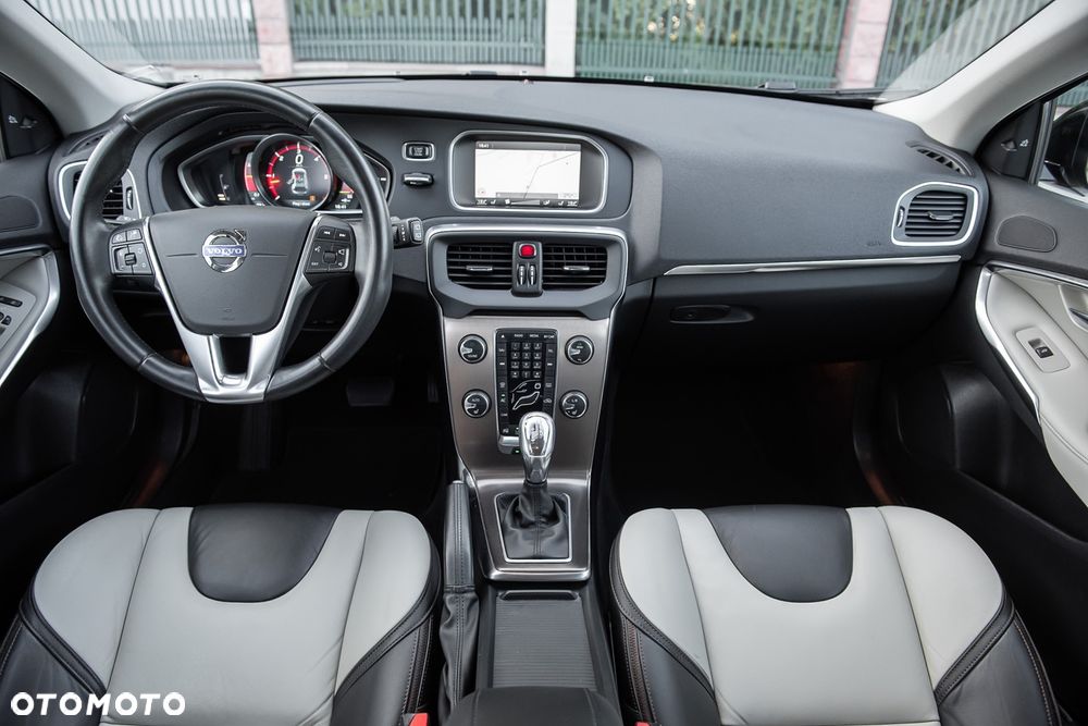Volvo V40 D3 Geartronic - 28