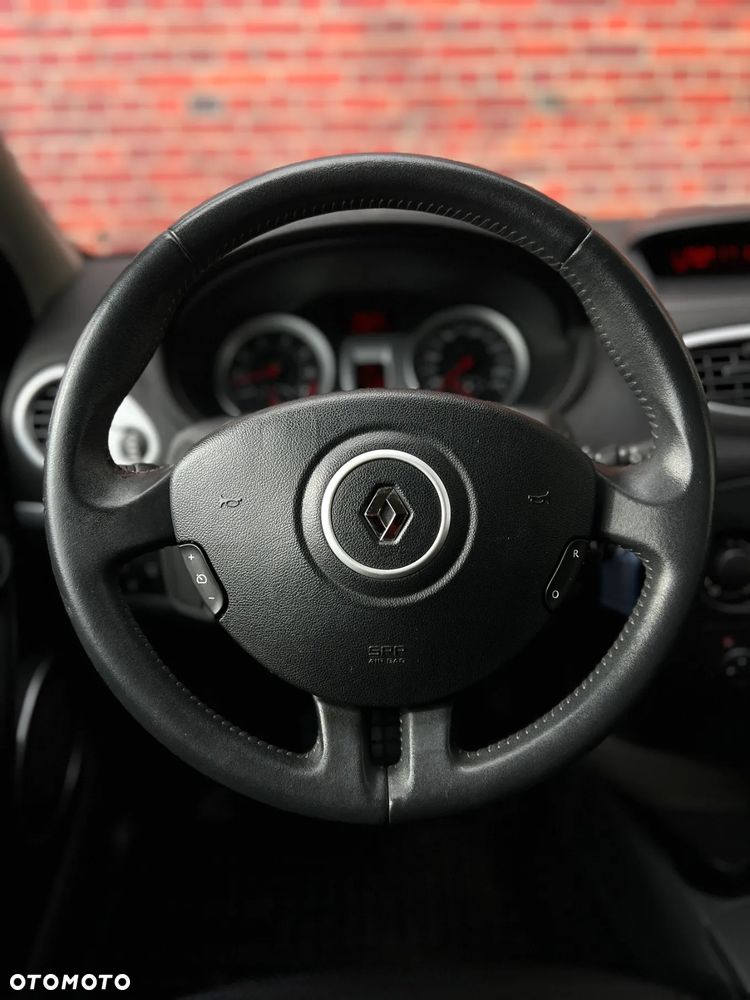 Renault Clio - 30