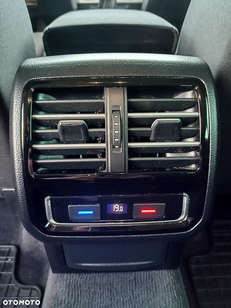 Volkswagen Passat 2.0 TDI (BlueMotion Technology) Trendline - 10