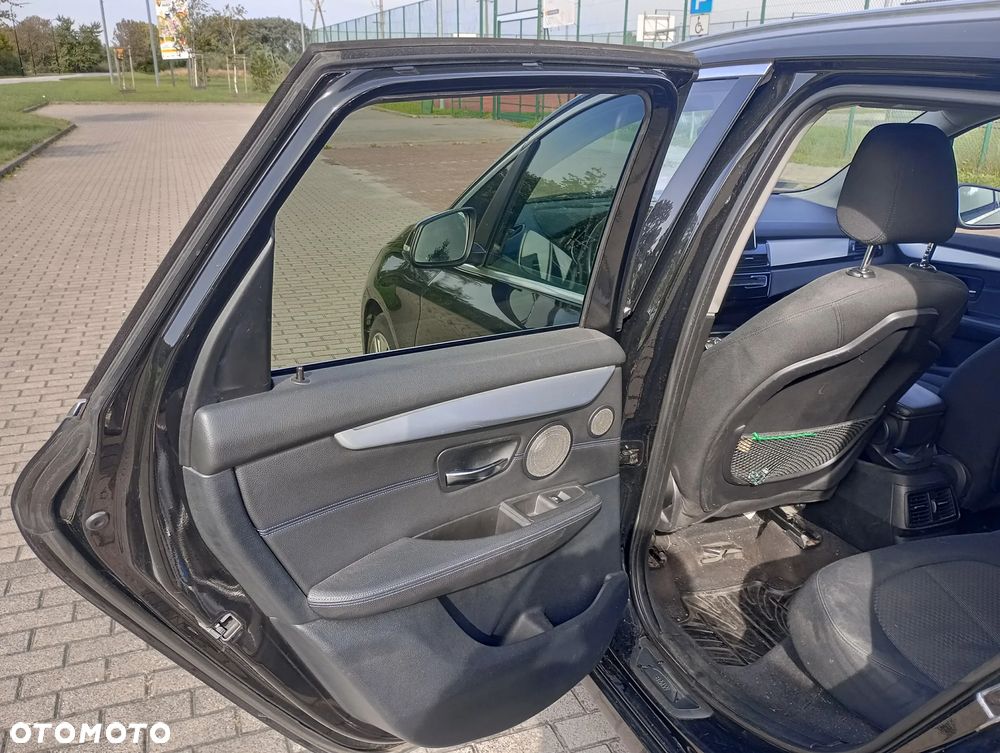 BMW Seria 2 218i - 15