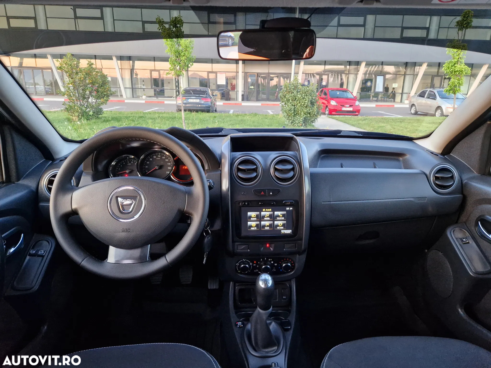 Dacia Duster 1.6 4x2 Laureate - 4