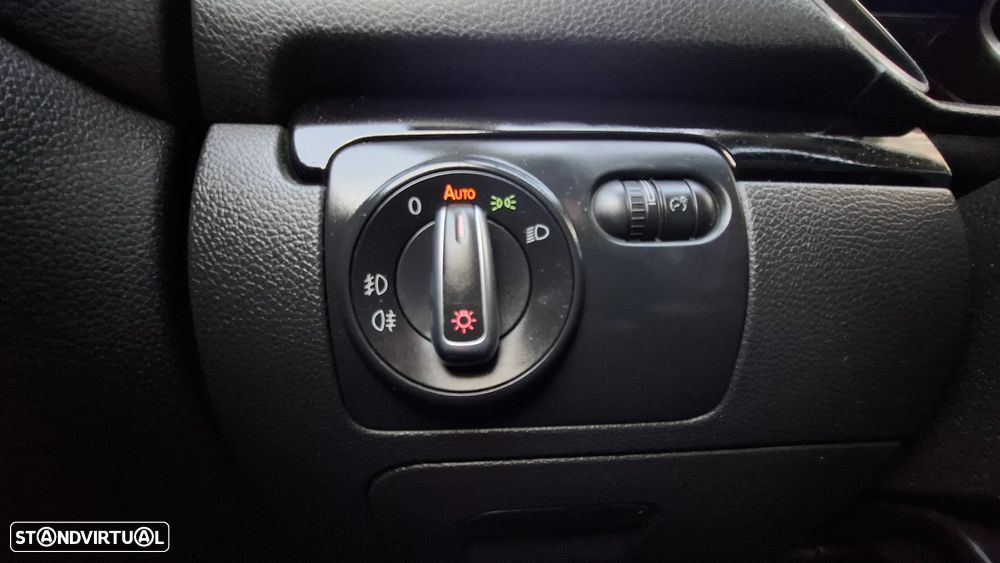 VW Golf Variant 1.6 TDi DPF Highline - 38