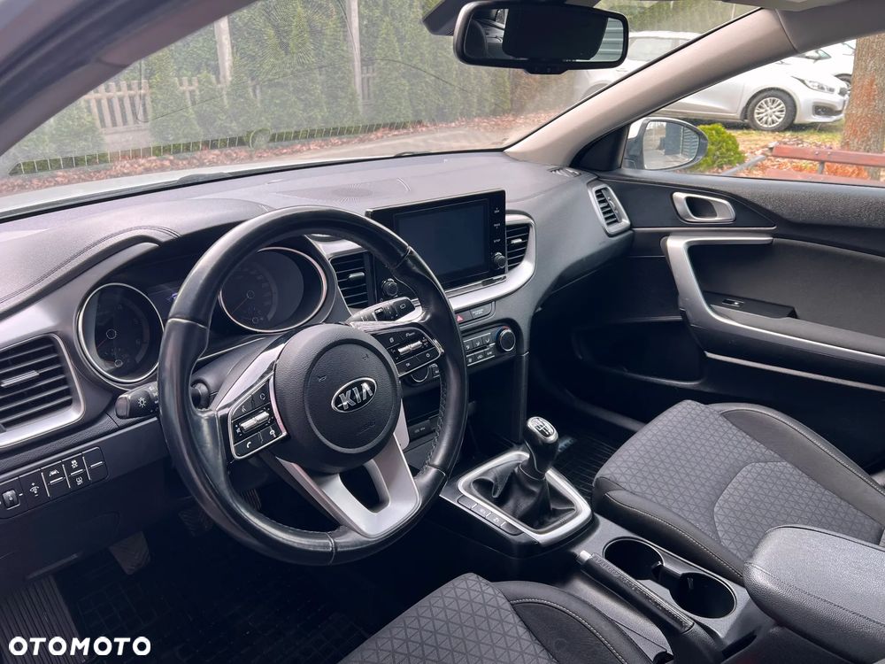 Kia Ceed 1.6 CRDi SCR M - 17