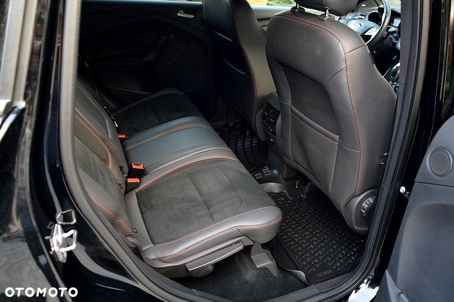 Ford Kuga 1.5 EcoBoost 2x4 ST-Line - 24