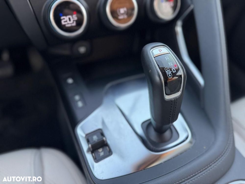 Jaguar E-Pace - 16