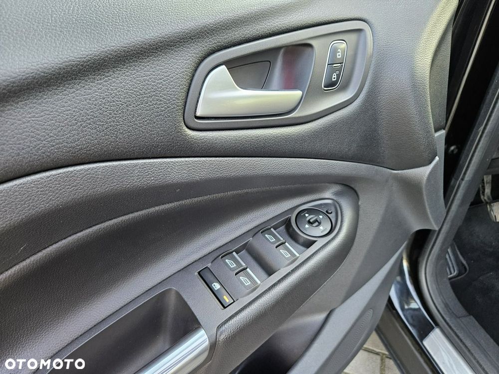 Ford Kuga 2.0 TDCi FWD Titanium - 22