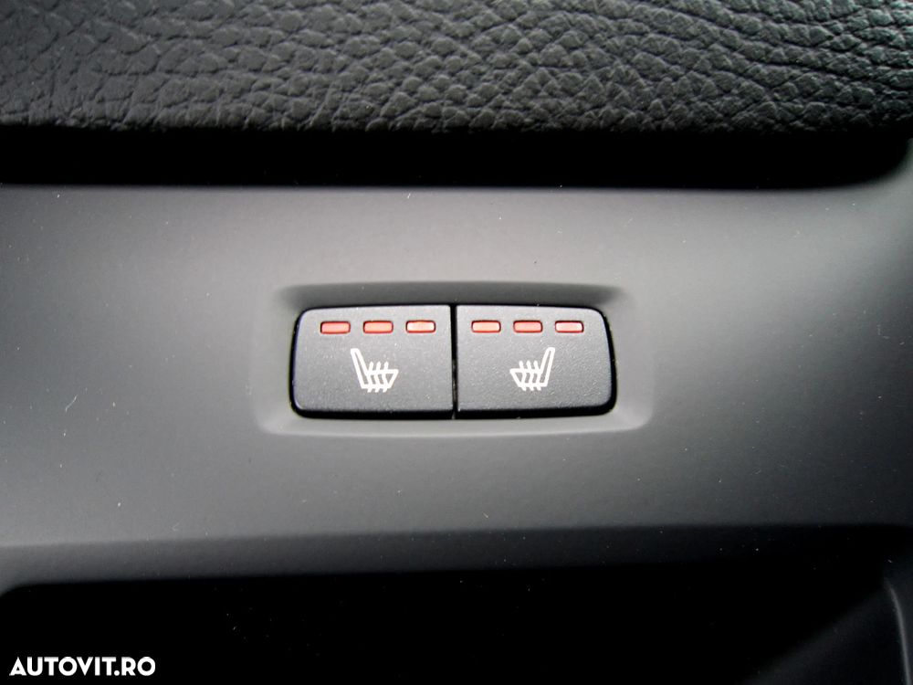 Volvo XC 60 B4 MHEV AT8 FWD Momentum Pro - 24