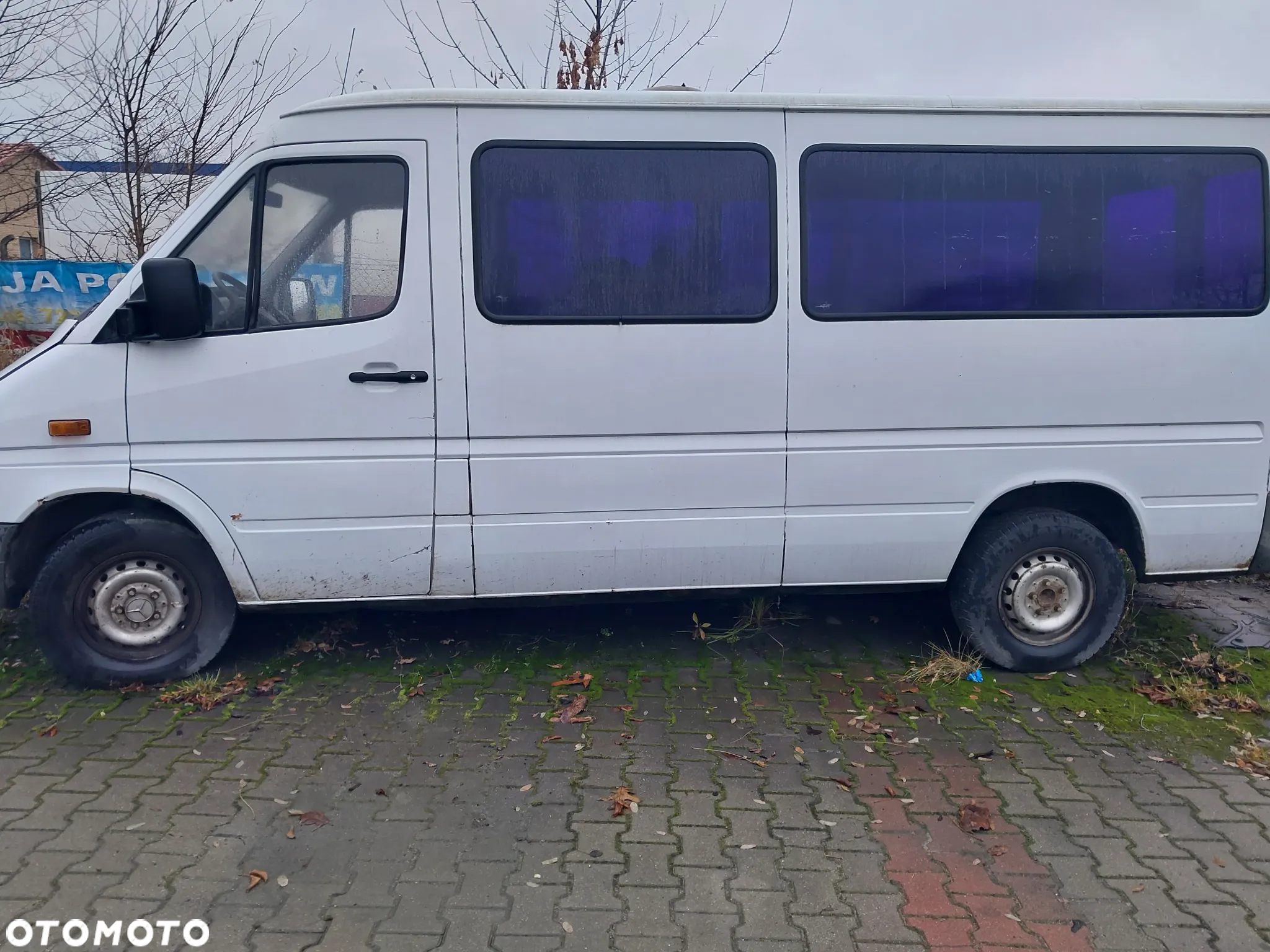 Mercedes Benz Sprinter 316 W903 W902 W901 W904 W905 Lift FL silnik 2.2 cdi pompa wtryskowa wtryski głowica skrzynia manualna most lusterko drzwi resory fotel panel szyba szyberdach mechanizm klamka zewnętrzna NA CZĘŚCI - 12