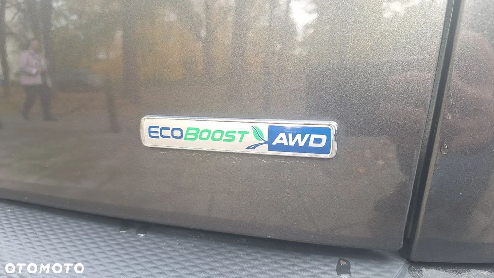Ford Escape 2.0 EcoBoost AWD Titanium - 11