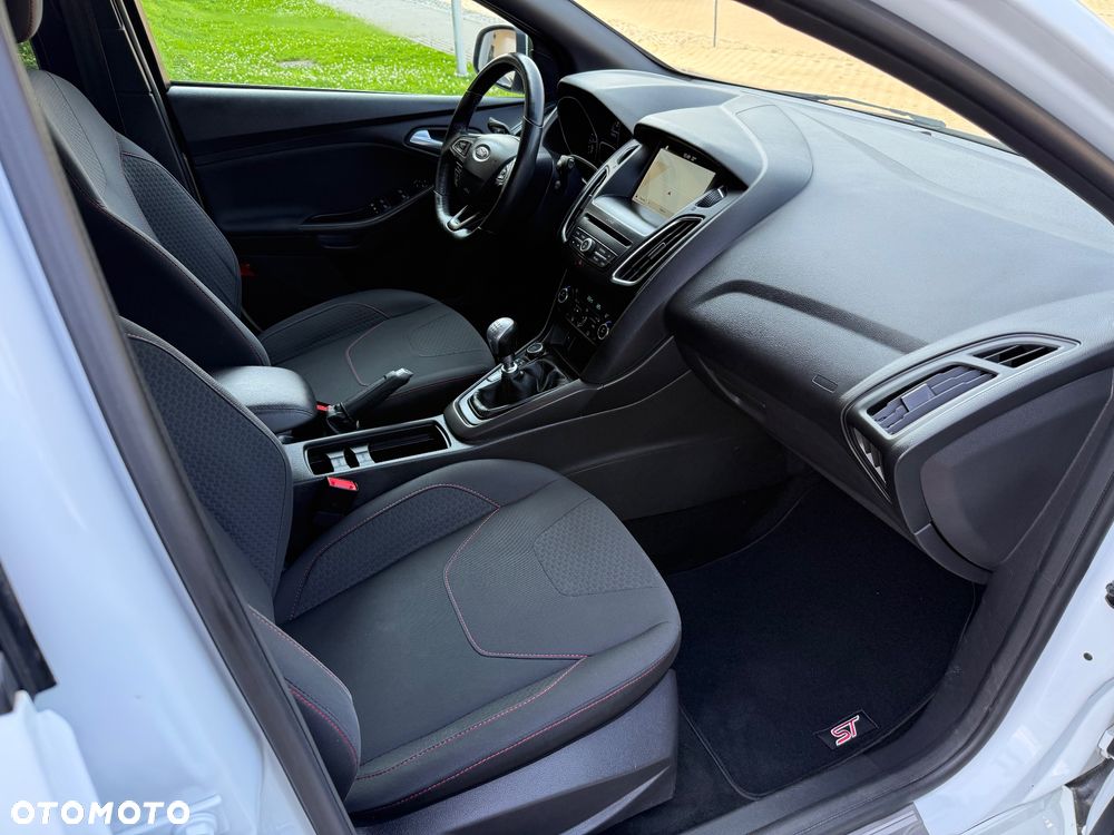 Ford Focus 1.5 EcoBoost STart-Stopp-System ST-LINE - 11