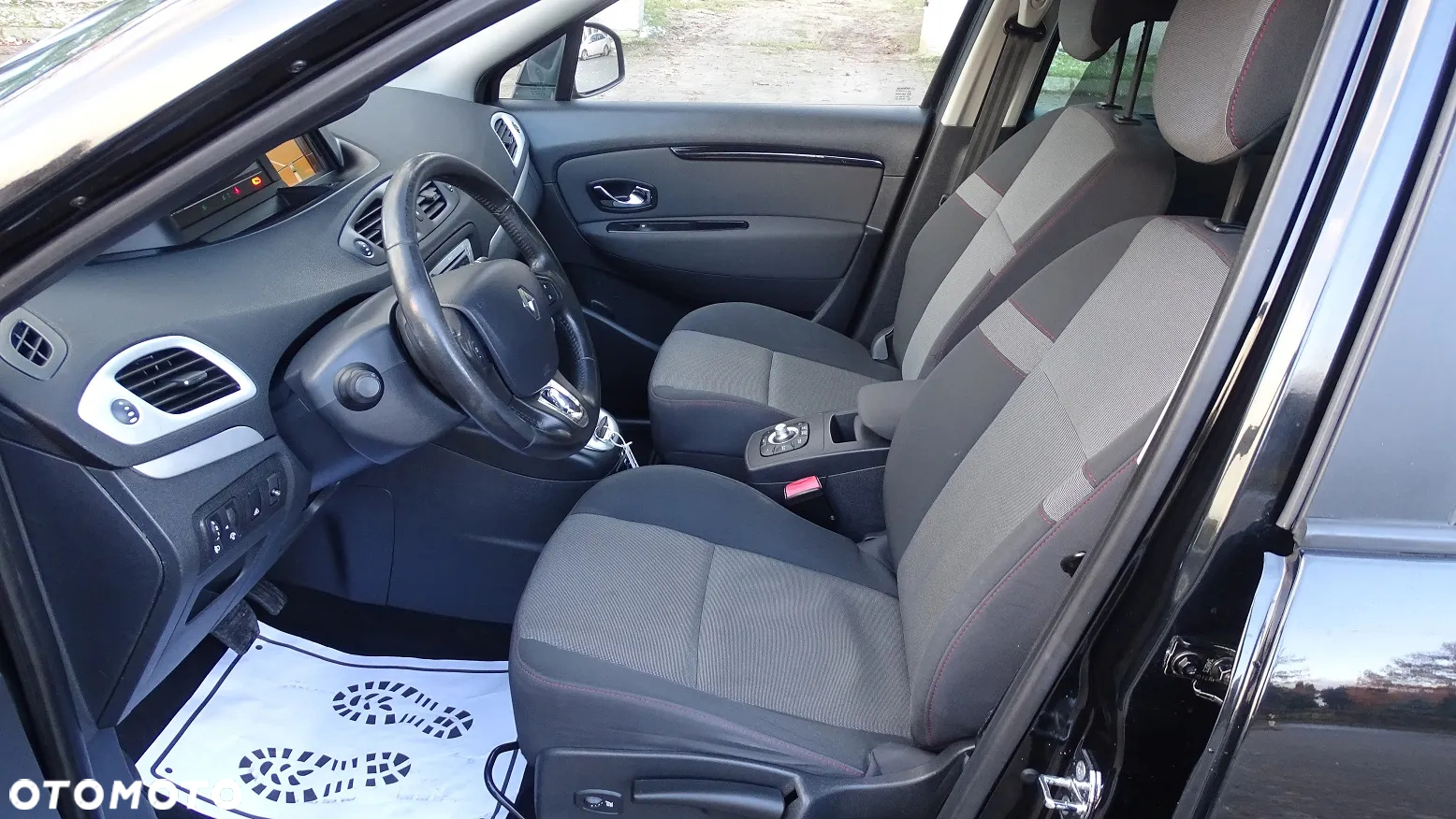 Renault Grand Scenic ENERGY dCi 110 EDC INTENS - 11