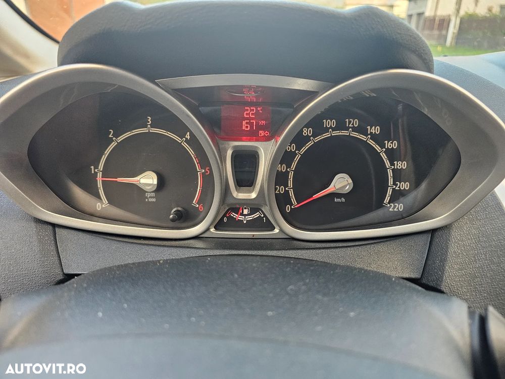 Ford Fiesta 1.6 TDCI Titanium - 13