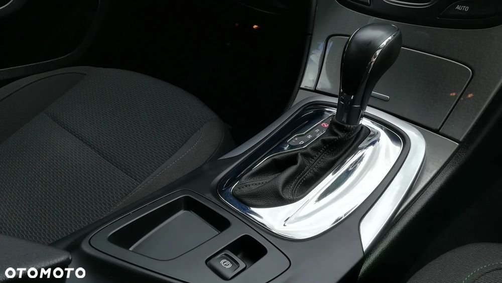 Opel Insignia 1.6 SIDI Turbo Edition - 12