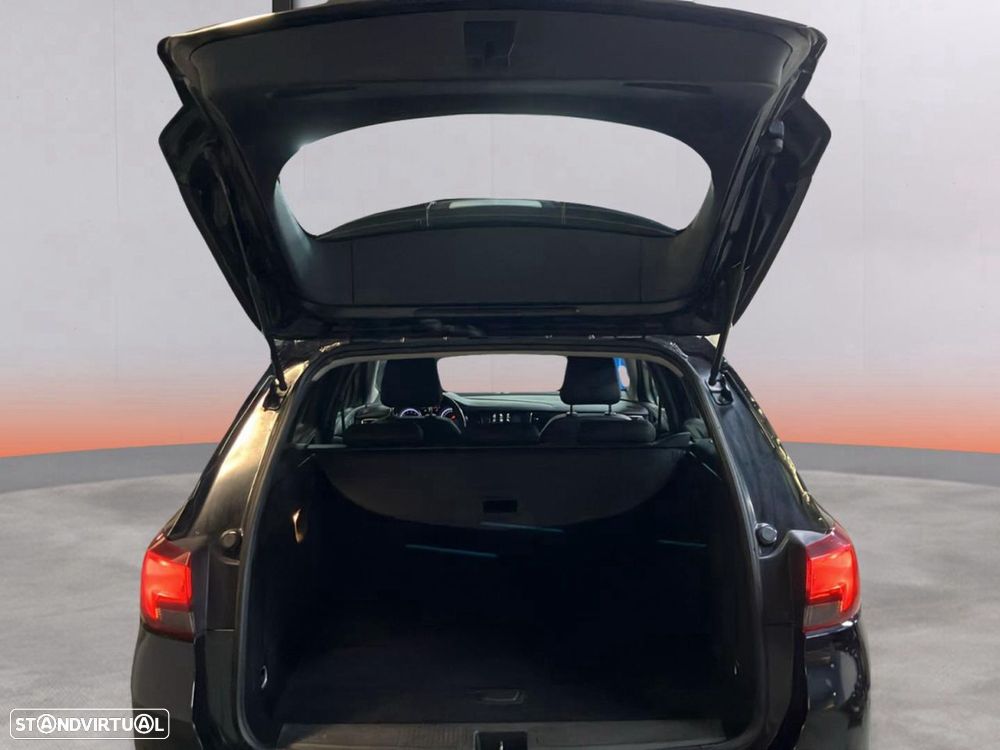 Opel Astra Sports Tourer - 8