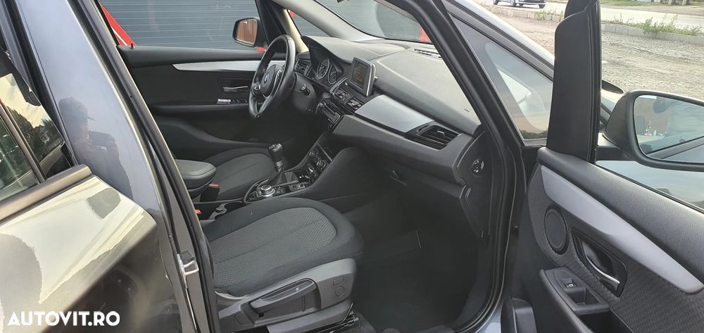 BMW Seria 2 216d Sport Line - 6