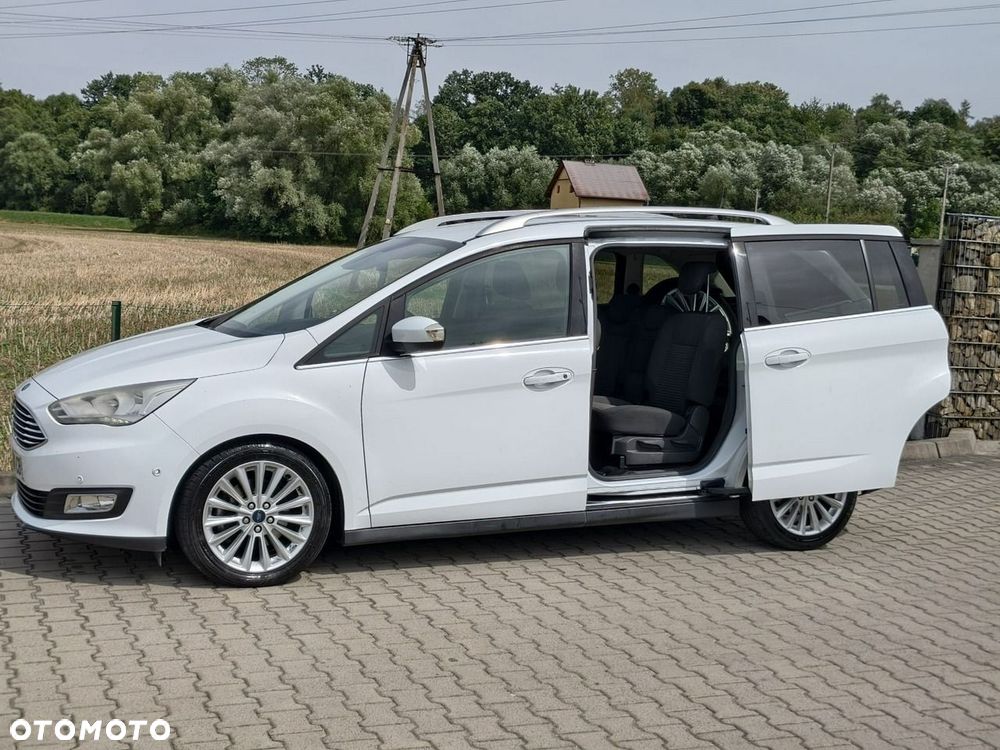 Ford Grand C-MAX - 27