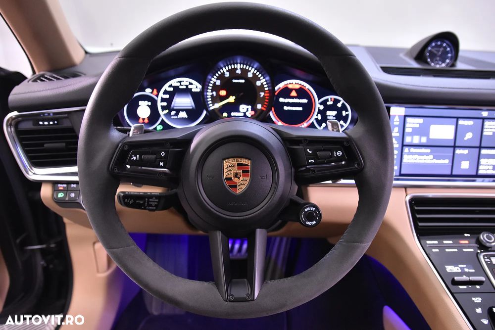 Porsche Panamera - 16