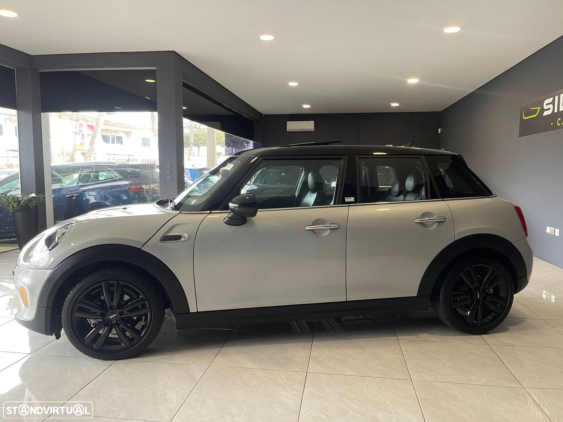 MINI 5 Portas Cooper D Aut. Seven - 5