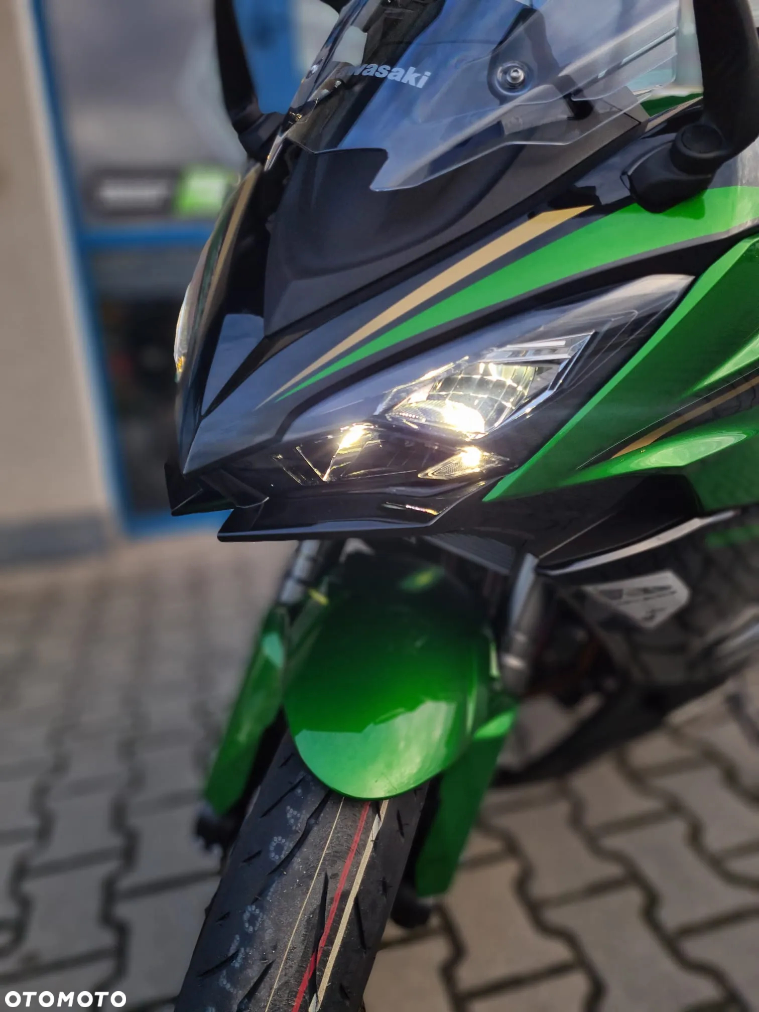 Kawasaki Ninja 1000 SX - 11