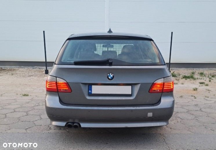 BMW Seria 5 525d xDrive - 5