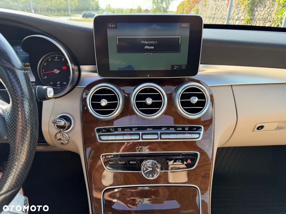 Mercedes-Benz Klasa C 300 9G-TRONIC - 24
