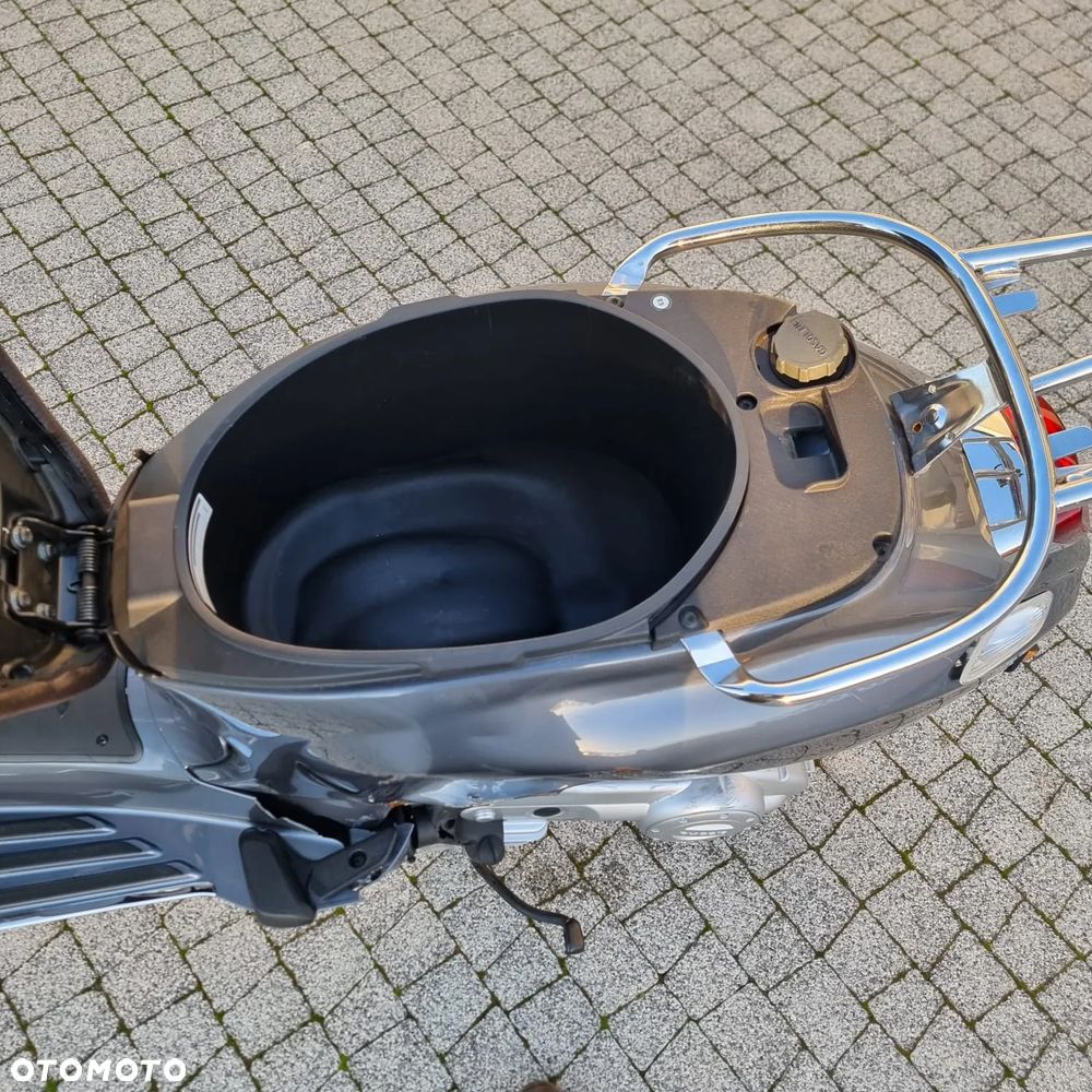 Vespa Primavera - 24