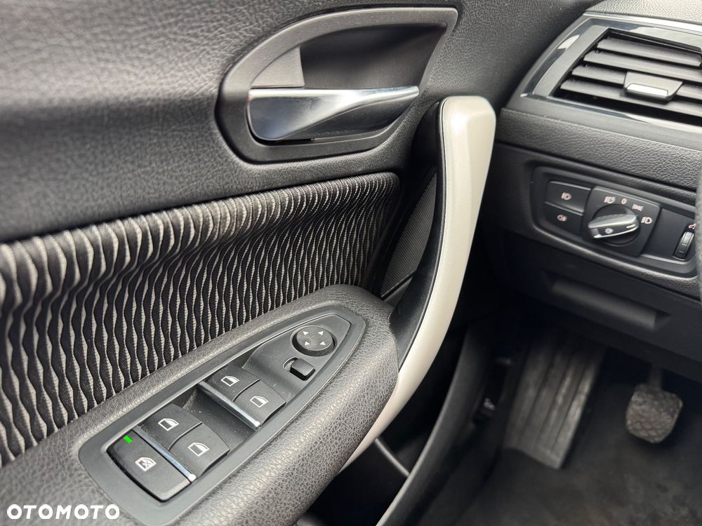 BMW Seria 1 116i Luxury Line - 22