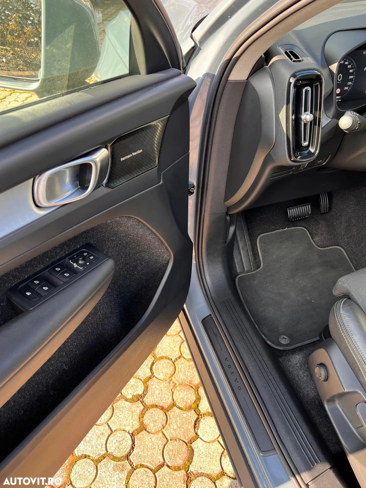Volvo XC 40 T4 AWD Geartronic Momentum Pro - 5