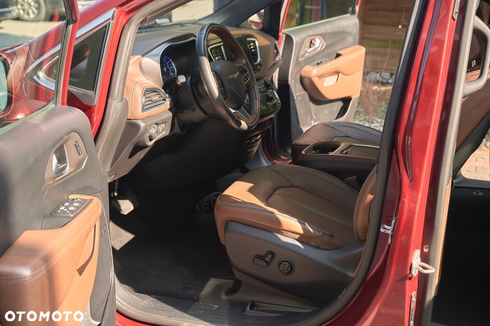 Chrysler Pacifica - 21