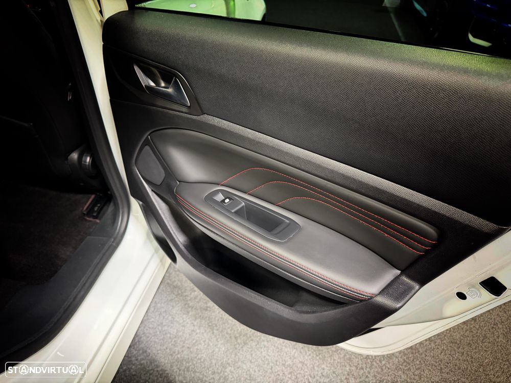 Peugeot 308 SW 1.6 BlueHDi GT Line - 23