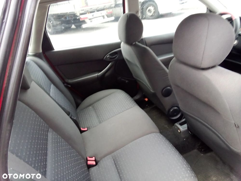 Ford Focus 1.4 Trend - 9